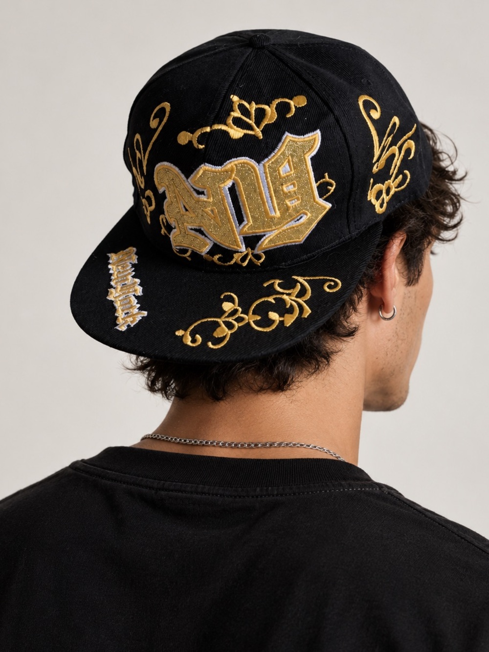 Black Gold Embroidered New York Fitted Baseball Cap Size XL Graffiti
